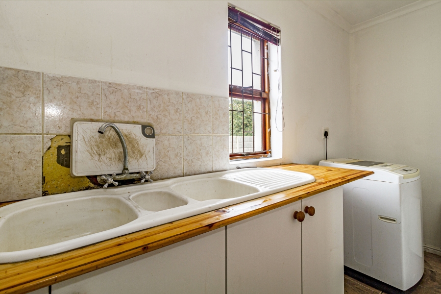 5 Bedroom Property for Sale in Bell Glen Western Cape